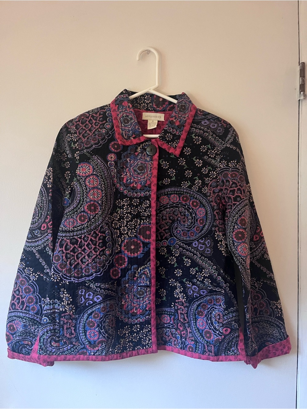 APPLESEED’s Vintage Women's Floral Paisley Quilted Jacket with Pink Trim Medium